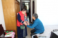 唐山联合救助行动公益网重阳节慰问柳树倩敬老院